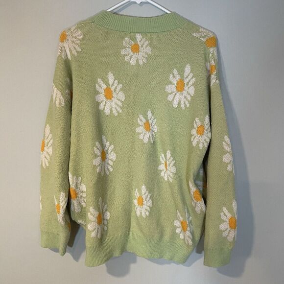 Davi & Dani Daisy Cardigan Sweater Green Sz S Oversized Pockets Button Preppy - Picture 8 of 8